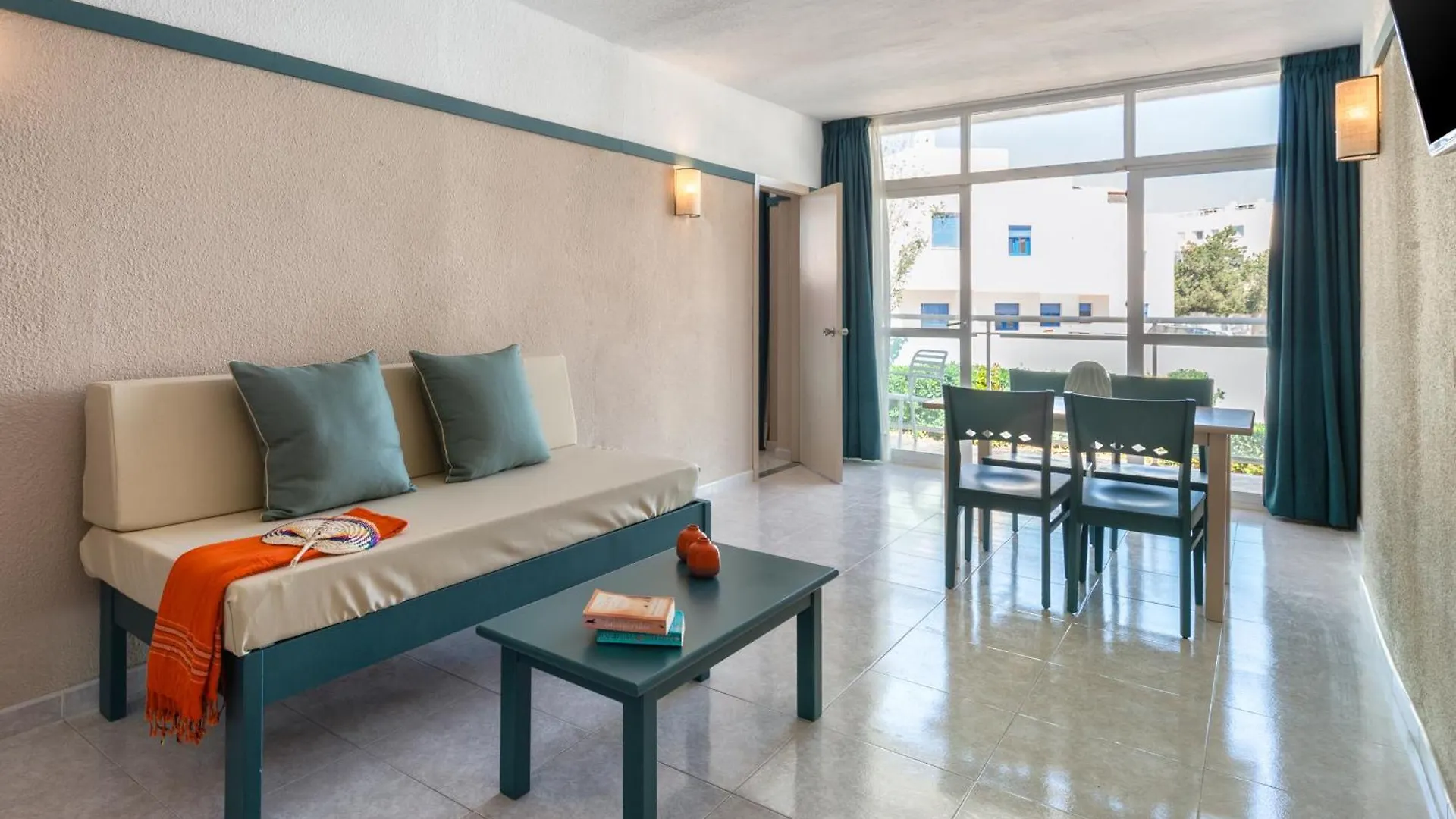 Aparthotel Vibra Club Maritim Sant Antoni de Portmany Spanien